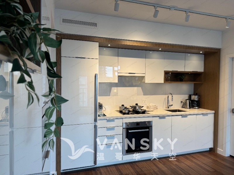 250821023621_kitchen 2.jpg